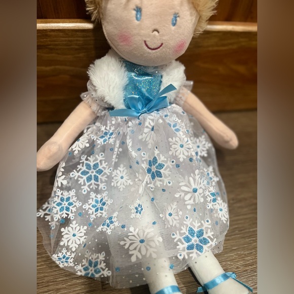 20” Snowflake Rag Doll - Picture 2 of 5